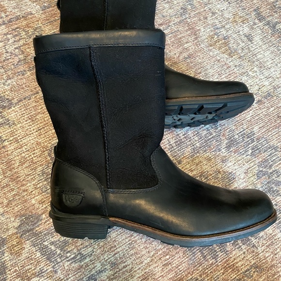 Ugg Boots SZ 9 - Picture 4 of 9